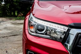 TOYOTA HILUX REVOปี2018 ราคา899,000บาท