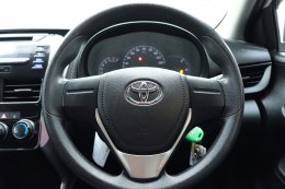 TOYOTA YARIS ATIV 1.2 J CVT ปี2018 ราคา449,000 บาท