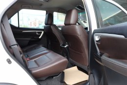 TOYOTA FOGTUNER2.4 V AT (NAVI) ปี2016 ราคา1,090,000บาท
