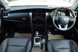 TOYOTA FOGTUNER2.4 V AT (NAVI) ปี2016 ราคา1,090,000บาท