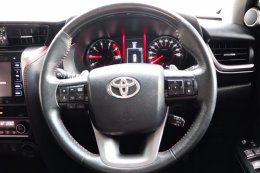 TOYOTA FORTUNER 2.8 TRD SPORTIVO 4WD AT WAGON (BLACK TOP) NAVI (AB/ABS)  ปี 2019 ราคา 1,490,000 บาท