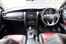 TOYOTA FORTUNER 2.8 TRD SPORTIVO 4WD AT WAGON (BLACK TOP) NAVI (AB/ABS)  ปี 2019 ราคา 1,490,000 บาท