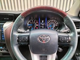 TOYOTA FORTUNER 2.8 V  ปี2016 ราคา989,000บาท