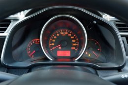 HONDA JAZZ 1.5 V AT I-VTEC 2016 มือสอง 