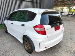 HONDA JAZZ  ปี 2017 ราคา379,000 บาท