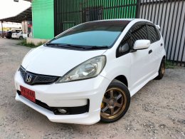 HONDA JAZZ  ปี 2017 ราคา379,000 บาท