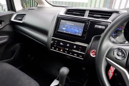 HONDA JAZZ 1.5 V PLUS CVT I-VTEC AB ABS  ปี 2018 ราคา 549,000 บาท