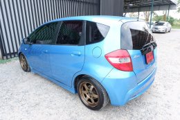 HONDA JAZZ 1.5 V AT I-VTEC 2011 มือสอง 