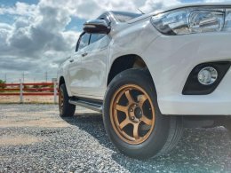 TOYOTA REVO DOUBLE CAB  ปี2017 ราคา639,000บาท