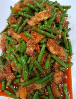 ข้าวแกงเพชรบุรี By Moon Terrace มีกับข้าวแกงไทยที่หลากหลาย รสชาติเข้ม อร่อยต้นรับไทย พร้อมส่งฟรี!