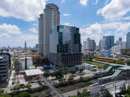 office building Sathorn Prime in Bangkok CBD near BTS Chong Nonsi – premium office for rent
