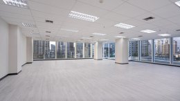 Spacious customizable office floor for rent at Sathorn Prime Bangkok with natural light and open layout
