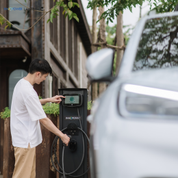 #ชาร์จทั้งคนชาร์จทั้งรถ Café Hopper สาย EV ถูกใจสิ่งนี้แน่นอน! ขับรถยนต์ไฟฟ้าคันโปรดไปฮอปได้เลย ที่ Rolling Roasters 