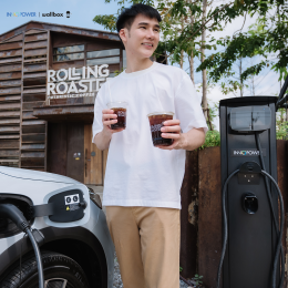 #ชาร์จทั้งคนชาร์จทั้งรถ Café Hopper สาย EV ถูกใจสิ่งนี้แน่นอน! ขับรถยนต์ไฟฟ้าคันโปรดไปฮอปได้เลย ที่ Rolling Roasters 