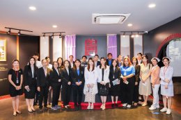 คลินิกการประกอบโรคศิลปะ สาขาการแพทย์แผนจีนหัวเฉียว จัดโครงการเสริมสร้างวัฒนธรรมองค์กร นำบุคลากรทางการแพทย์เยี่ยมชมมูลนิธิป่อเต็กตึ๊ง