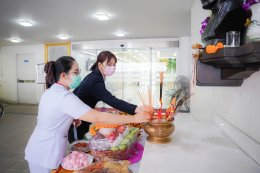 คลินิกการแพทย์แผนจีนหัวเฉียว จัดพิธีไหว้วันสารทจีน (中元节) ประจำปี 2566