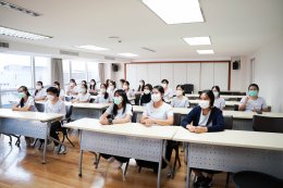 คลินิกการประกอบโรคศิลปะ สาขาการแพทย์แผนจีนหัวเฉียว จัดพิธีปัจฉิมนิเทศนักศึกษาฝึกงาน คณะการแพทย์แผนจีน มหาวิทยาลัยหัวเฉียวเฉลิมพระเกียรติ