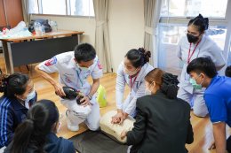 คลินิกการแพทย์แผนจีนหัวเฉียว จัดอบรมการช่วยชีวิตขั้นพื้นฐานและการใช้เครื่อง AED