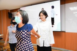 คลินิกการแพทย์แผนจีนหัวเฉียว จัดเสวนาภาษาหมอจีน หัวข้อ "บริหารกายบำรุงใจ ปรับสมดุลเส้นลมปราณ" 