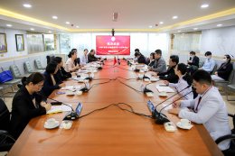 คลินิกการประกอบโรคศิลปะ สาขาการแพทย์แผนจีนหัวเฉียว ให้การต้อนรับคณะผู้บริหารจากมหาวิทยาลัยการแพทย์แผนจีนเซี่ยงไฮ้