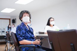 คลินิกการแพทย์แผนจีนหัวเฉียว จัดเสวนาภาษาหมอจีน หัวข้อ "ปัญหาเต้านมที่ผู้หญิงควรรู้"