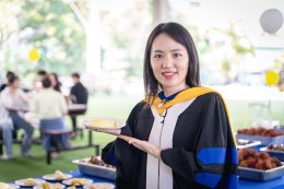 ร่วมแสดงความยินดีกับมหาบัณฑิต หลักสูตรนานาชาติ ที่สำเร็จการศึกษาประจำปีการศึกษา 2565