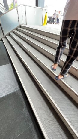 ยางปูพื้นระบายน้ำ ปูทางเดินยาว ปูพื้นเพื่อระบายน้ำข้างสระว่ายน้ำ GETFLOORMAT 