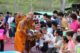 พราหมณ์กับพุทธแตกต่างกันอย่างไร