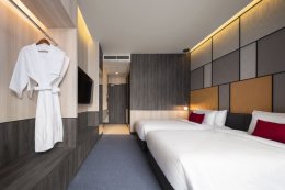 素坤逸48号华美达广场酒店