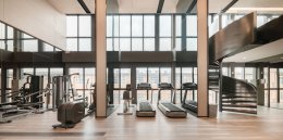 素坤逸87号华美达酒店