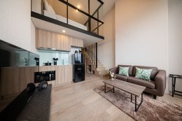 素坤逸87号华美达酒店