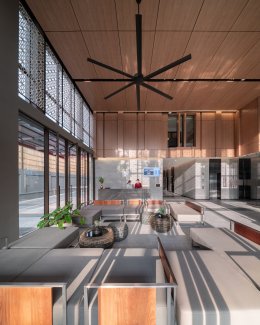 素坤逸87号华美达酒店