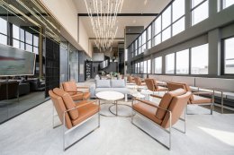 素坤逸87号华美达酒店