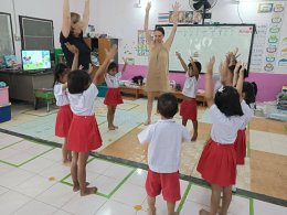 English class by Foreigner teachers