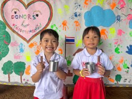 โครงการ นม & ไข่ และอาหารกลางวัน+อาหารว่างให้น้องท้องอิ่ม (มื้อเที่ยงนี้...พี่เลี้ยงน้อง)