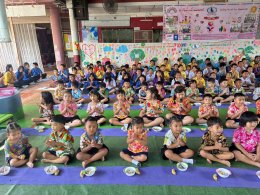 โครงการ นม & ไข่ และอาหารกลางวัน+อาหารว่างให้น้องท้องอิ่ม (มื้อเที่ยงนี้...พี่เลี้ยงน้อง)