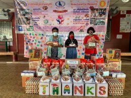 100 Food aid packaged and cash for families