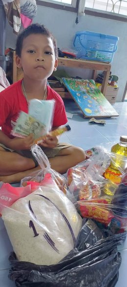 100 Food aid packaged and cash for families