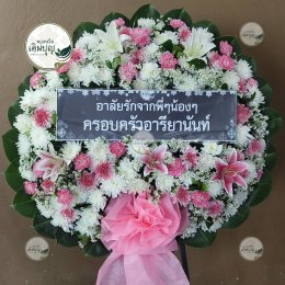 พวงหรีดดอกไม้สด โทนสีชมพูขาว ดอกลิลลี่ สวยสง่า สมเกียรติ ร้านพวงหรีดเติมบุญ ส่งฟรี