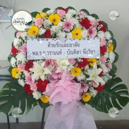 พวงหรีดดอกไม้สดพรีเมียม โทนสีชมพูแดง ส่งฟรีวัดแค จังหวัดสุพรรณบุรี