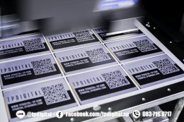 พิมพ์สกรีนนามบัตรอลูมิเนียม การ์ดนามบัตรโลหะ การ์ดนามบัตรสแตนเลส พิมพ์ลายลงบนนามบัตรอลูมิเนียมสีทอง และ สีเงิน