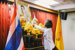 พระเจ้าอยู่หัว พระราชทานอาหารปรุงสุกพร้อมทาน