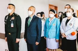 พลเอก เฉลิมพล ศรีสวัสดิ์ ผู้บัญชาการทหารสูงสุด เป็นประธานในการประกอบพิธีสงฆ์ โดยได้นิมนต์ พระโสภณธรรมวงศ์ เจ้าอาวาสวัดอินทรวิหาร และพระสงฆ์ จำนวน 9 รูป ประกอบพิธีฯ จากนั้นได้เปิดห้องพักผู้ป่วยพิเศษ จำนวน 2 ห้อง ที่ชั้น 11 อาคารเฉลิมพระเกียรติ 7 รอบพระชนมพ