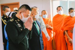 พลเอก เฉลิมพล ศรีสวัสดิ์ ผู้บัญชาการทหารสูงสุด เป็นประธานในการประกอบพิธีสงฆ์ โดยได้นิมนต์ พระโสภณธรรมวงศ์ เจ้าอาวาสวัดอินทรวิหาร และพระสงฆ์ จำนวน 9 รูป ประกอบพิธีฯ จากนั้นได้เปิดห้องพักผู้ป่วยพิเศษ จำนวน 2 ห้อง ที่ชั้น 11 อาคารเฉลิมพระเกียรติ 7 รอบพระชนมพ