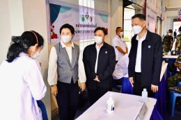 พลเอก สัณทัศน์ นันทิภาคย์หิรัญ ผู้อำนวยการองค์การสงเคราะห์ทหารผ่านศึก และคุณพัณณ์ชิตา นันทิภาคย์หิรัญ นายกสมาคมแม่บ้านองค์การสงเคราะห์ทหารผ่านศึก ได้เป็นประธานในพิธีมอบกายอุปกรณ์เสริมและเทียม ให้กับทหารผ่านศึกที่สำนักงานสงเคราะห์ทหารผ่านศึกเขตจันทบุรี