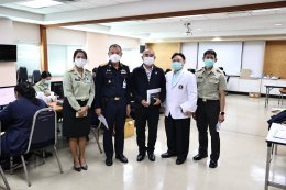 พล.อ.จีรนันท์ กัณฑวงศ์ และ พลอากาศเอก พิทักษ์ วีระวัฒกานนท์ ที่ปรึกษาผู้อำนวยการองค์การสงเคราะห์ทาหรผ่านศึก ตรวจเยี่ยมและให้คำปรึกษาแนะนำแก่เจ้าหน้าที่ของโรงพยาบาลทหารผ่านศึก