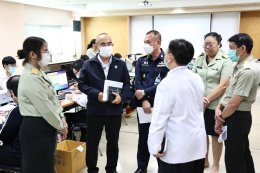 พล.อ.จีรนันท์ กัณฑวงศ์ และ พลอากาศเอก พิทักษ์ วีระวัฒกานนท์ ที่ปรึกษาผู้อำนวยการองค์การสงเคราะห์ทาหรผ่านศึก ตรวจเยี่ยมและให้คำปรึกษาแนะนำแก่เจ้าหน้าที่ของโรงพยาบาลทหารผ่านศึก