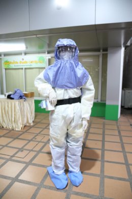 คุณอนุชา  บูรพชัยศรี  โฆษกประจำสำนักนายกรัฐมนตรี มอบอุปกรณ์ป้องกันการติดเชื้อไวรัส COVID 19 (ชุด PAPR)