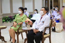 นางสาวชนิดา  สุทธิจิตร ผู้อำนวยการโรงเรียนลาซาล นำคณะครูและนักเรียน โรงเรียน ลาซาล จัดกิจกรรมมอบเครื่องอุปโภค และมอบเงินบำรุงขวัญแก่ทหารผ่านศึก