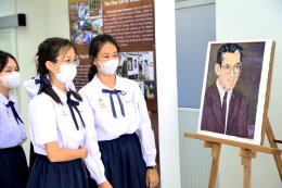 นางสาวชนิดา  สุทธิจิตร ผู้อำนวยการโรงเรียนลาซาล นำคณะครูและนักเรียน โรงเรียน ลาซาล จัดกิจกรรมมอบเครื่องอุปโภค และมอบเงินบำรุงขวัญแก่ทหารผ่านศึก